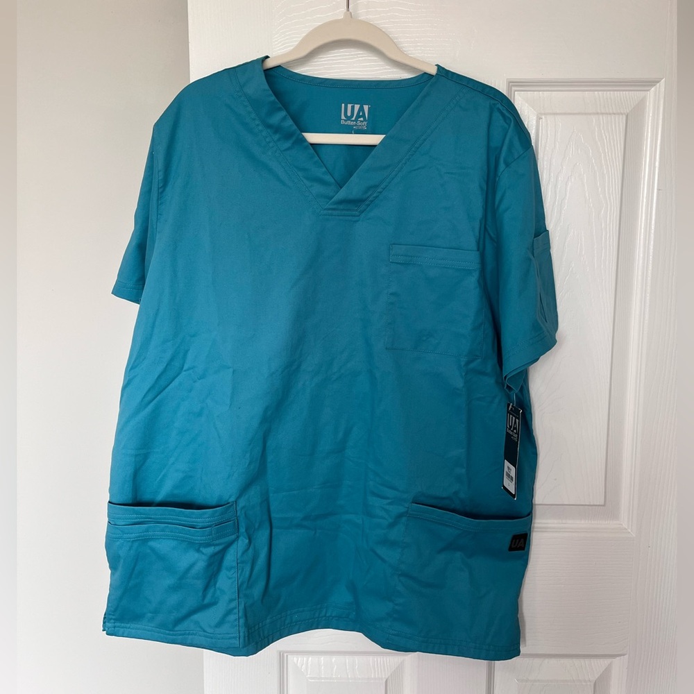 NWT Men’s Teal Scrub Top